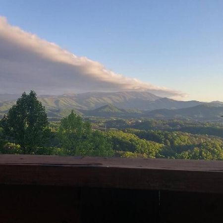 Villa Yogi'S Den: Breathtaking Views! 3 Min To Dollywood, On 1 Acre! Sevierville Exterior foto
