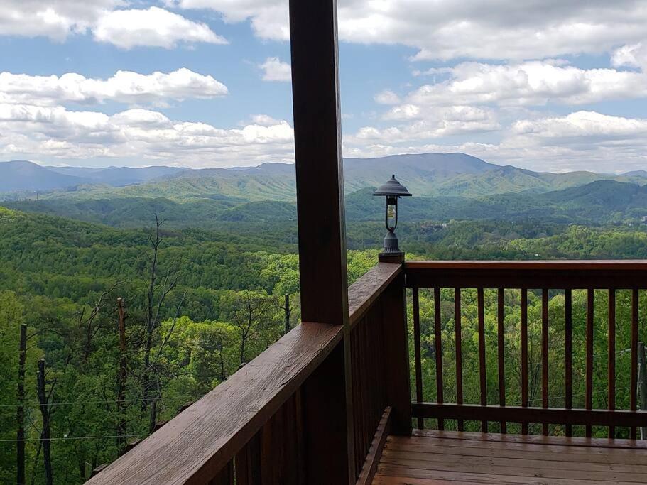 Villa Yogi'S Den: Breathtaking Views! 3 Min To Dollywood, On 1 Acre! Sevierville Exterior foto