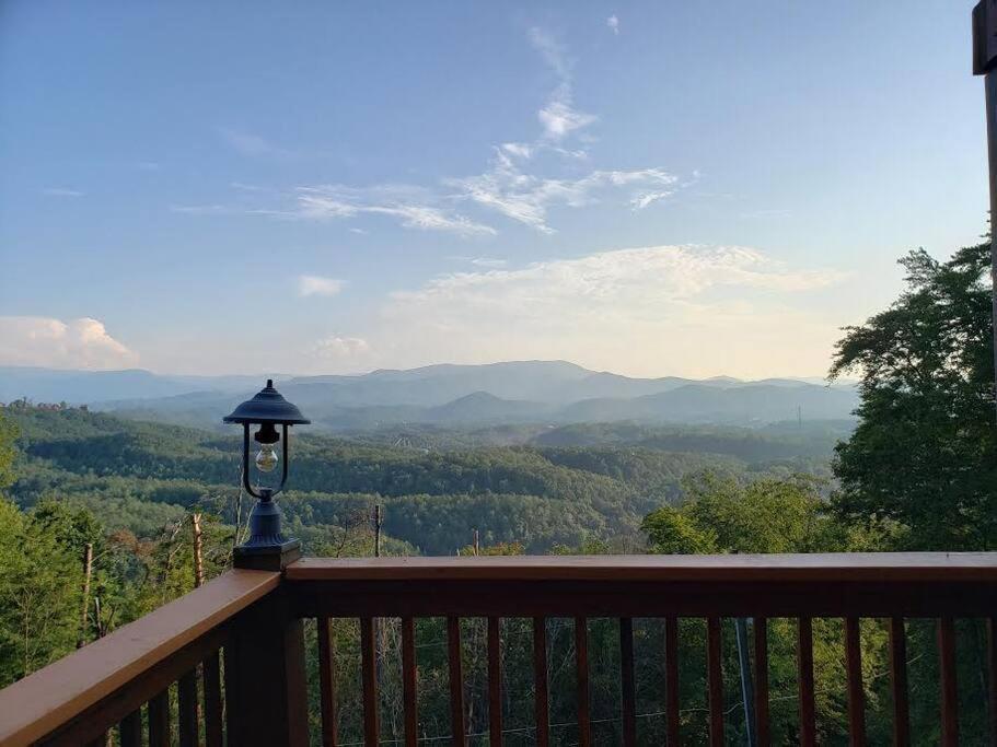 Villa Yogi'S Den: Breathtaking Views! 3 Min To Dollywood, On 1 Acre! Sevierville Exterior foto