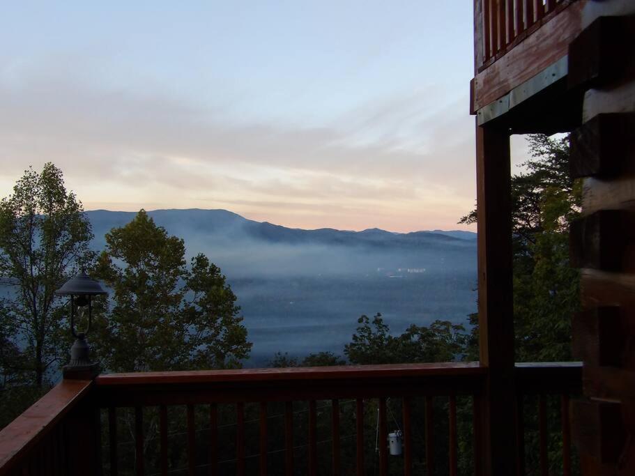 Villa Yogi'S Den: Breathtaking Views! 3 Min To Dollywood, On 1 Acre! Sevierville Exterior foto