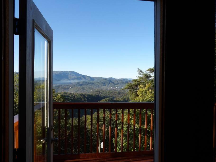 Villa Yogi'S Den: Breathtaking Views! 3 Min To Dollywood, On 1 Acre! Sevierville Exterior foto